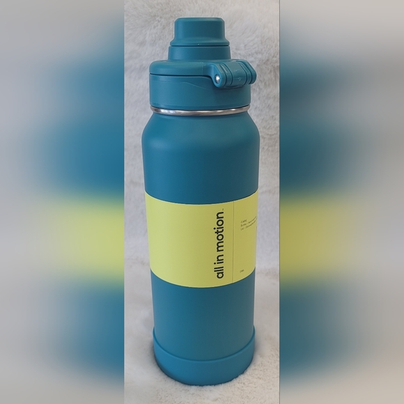 All in Motion 32oz Vacuum Insulated StainlessSteel Water Bottle - Picture 3 of 3